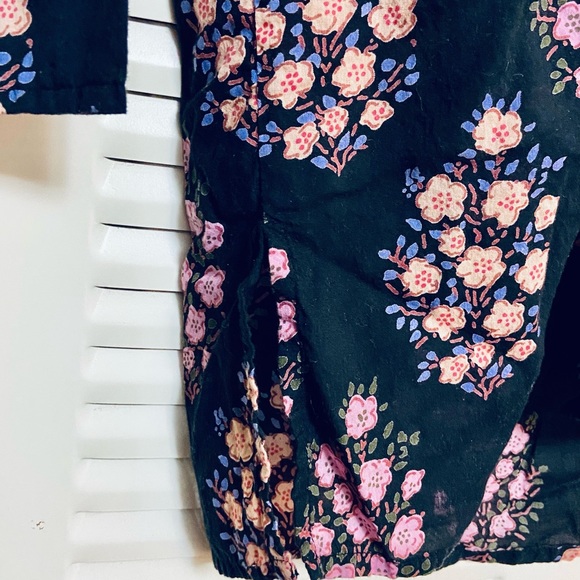 Roller Rabbit 100% cotton 3/4 length V-neck floral in good condition! - Picture 7 of 7